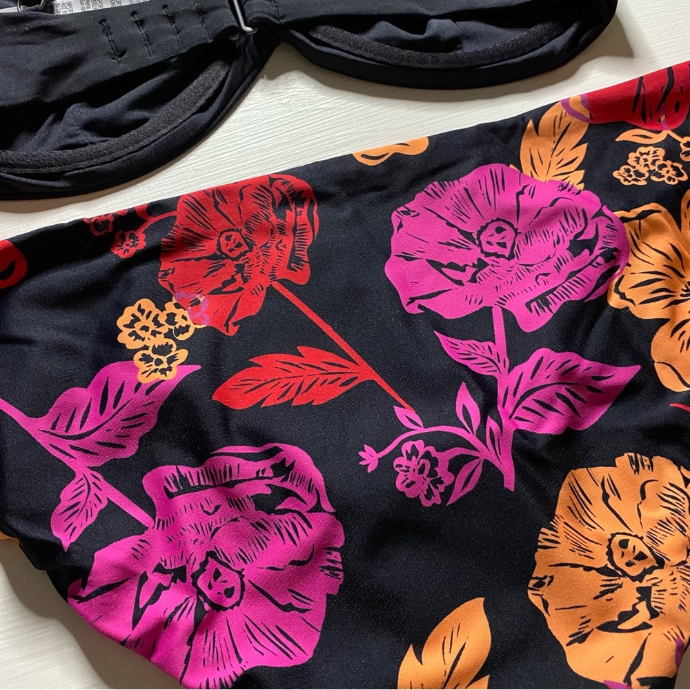 Billabong x Seafolly ๐บ Black Kenzley Bikini Top | Cheeky Floral Bottoms ๐๏ธ๐ - Picture 11 of 15